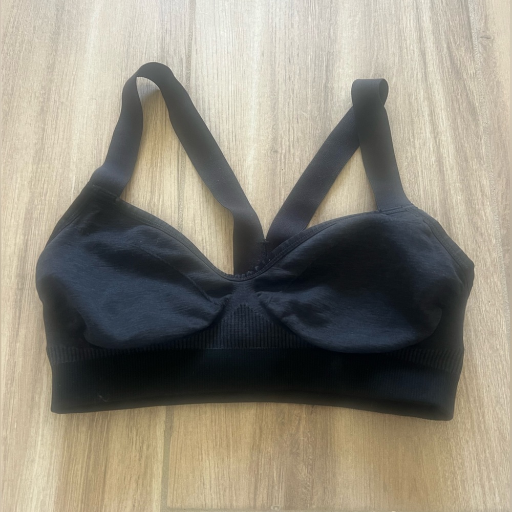 Lululemon black bra